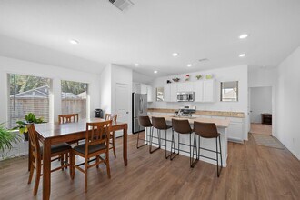 9303 Darby Knoll Wy in Houston, TX - Building Photo - Building Photo