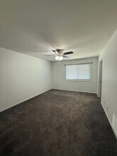 880 Ashford St in Simi Valley, CA - Building Photo - Building Photo