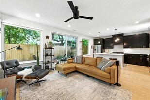 4614 Englewood Dr in Austin, TX - Building Photo