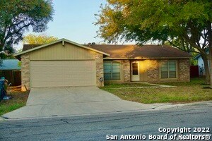 2434 Field Wood in San Antonio, TX - Building Photo - Building Photo
