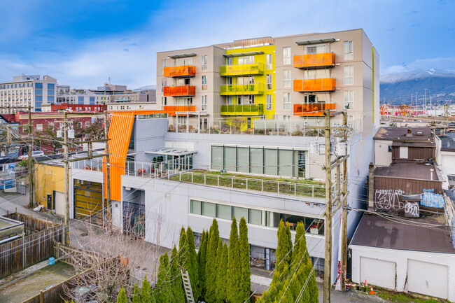 YWCA Housing in Vancouver, BC - Building Photo - Building Photo