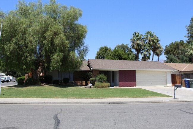 property at 6812 Quailwood Dr