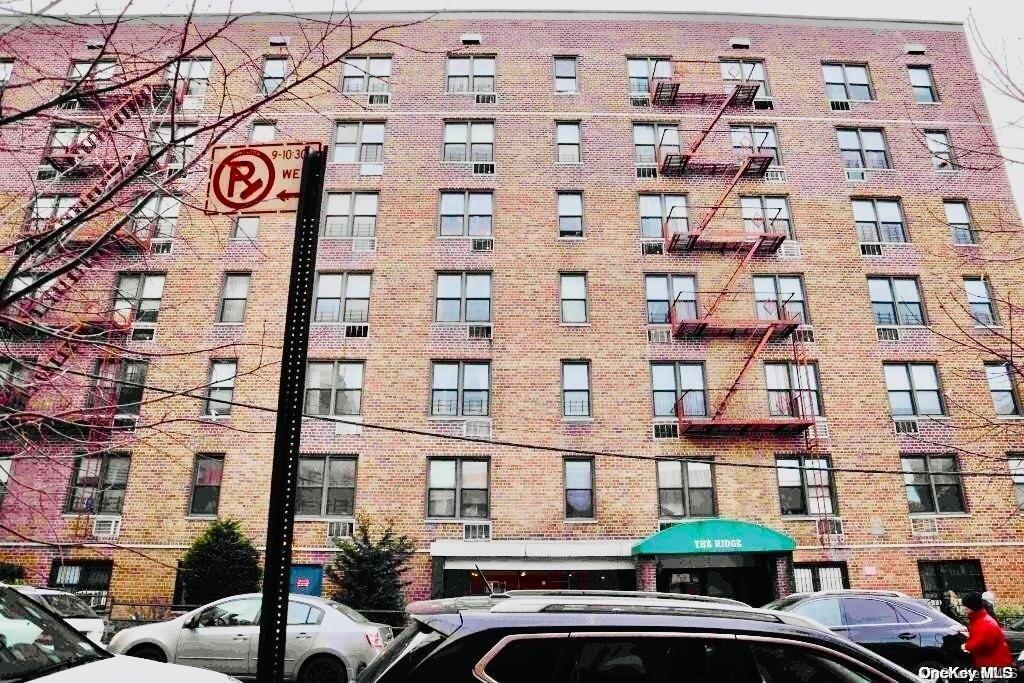 41-34 Frame Pl in Queens, NY - Building Photo