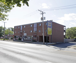 2421-2425 Washington St in Waukegan, IL - Foto de edificio - Building Photo