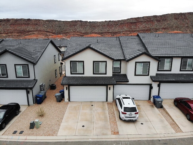 1737 S Devils Garden Ln in Washington, UT - Foto de edificio - Building Photo