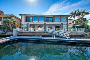 45 Linda Isle in Newport Beach, CA - Building Photo