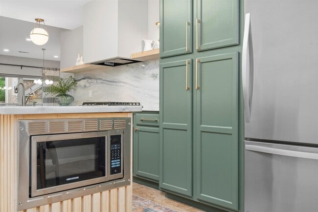 property at 36 White Bark Pl