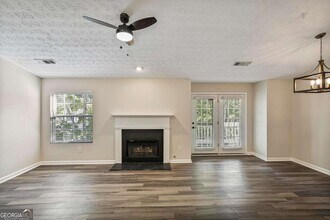 1371 Keys Crossing Dr NE in Atlanta, GA - Building Photo - Building Photo