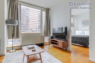 635 W 42nd St, Unit FL11-ID2064 in New York, NY - Building Photo - Building Photo