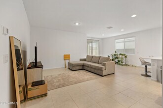 3065 E Riding Boot Wy in San Tan Valley, AZ - Building Photo - Building Photo