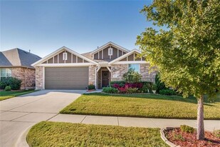 1624 Meadow Trail Ln in Aubrey, TX - Foto de edificio - Building Photo