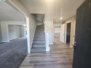 2910 Yorkshire Ct in Pleasanton, CA - Building Photo - Building Photo