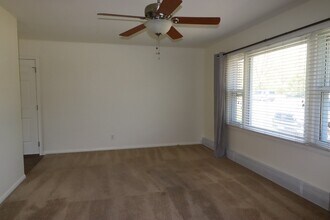 976 W Cecil St in Neenah, WI - Building Photo - Building Photo