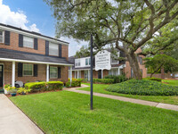 Timuquana Village in Jacksonville, FL - Foto de edificio - Building Photo