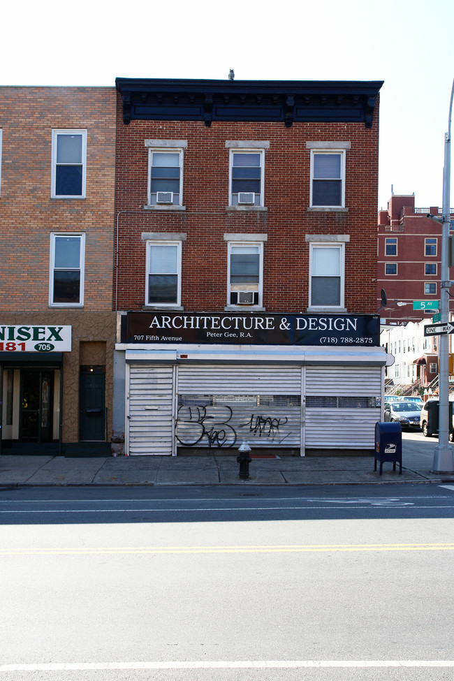 707 5th Ave in Brooklyn, NY - Foto de edificio - Building Photo