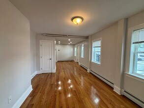 12 Bickford Rd, Unit 2 in Malden, MA - Building Photo - Building Photo