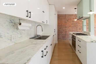 101 W 81st St in New York, NY - Foto de edificio - Building Photo