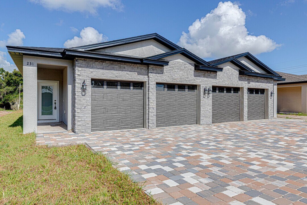 231 N Pine Ave in Oviedo, FL - Building Photo