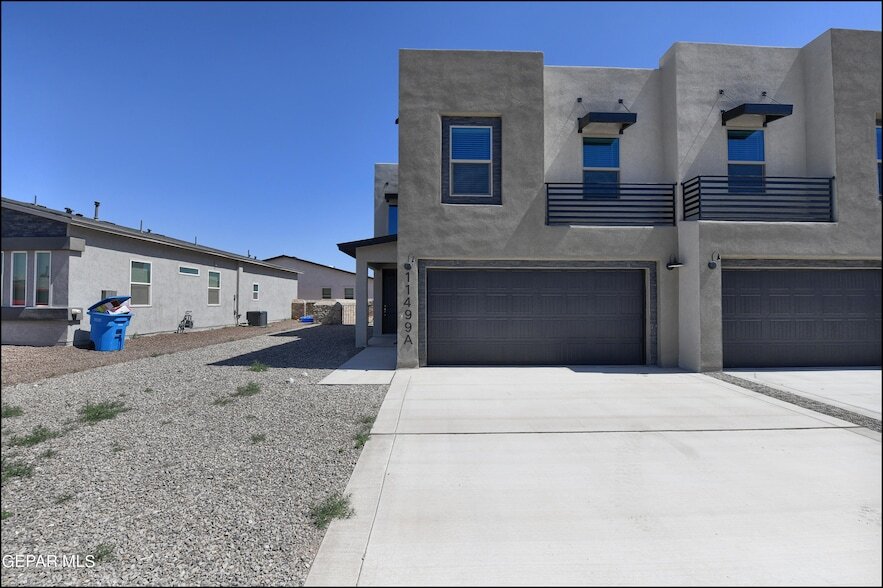 11499 Summer Dr in Socorro, TX - Building Photo