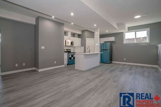 9059 80 Ave in Grande Prairie, AB - Building Photo - Building Photo