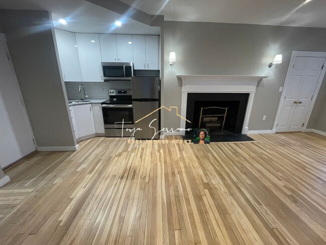 82 Phillips St, Unit 2 in Boston, MA - Building Photo - Building Photo