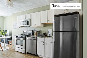 Room in Shared 3 bed/1 bath home, Unit C in Boston, MA - Building Photo - Building Photo