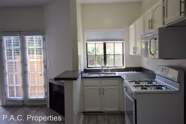 5744 Colfax Ave in Los Angeles, CA - Building Photo - Building Photo
