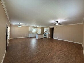 4742 19th St in Bacliff, TX - Building Photo - Building Photo