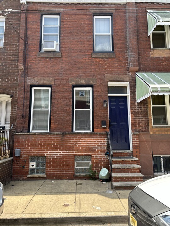 2026 S Cleveland St in Philadelphia, PA - Building Photo