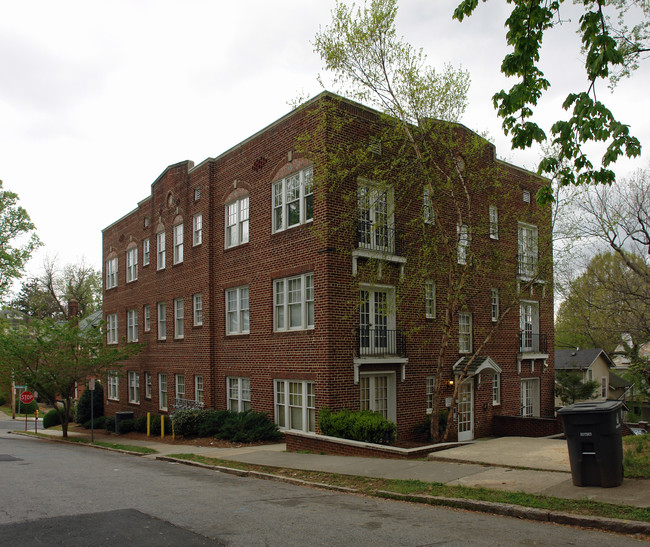 Gladstone Apartments in Winston-Salem, NC - Building Photo - Building Photo