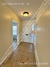 2311 Wealthy St SE in Grand Rapids, MI - Building Photo - Building Photo