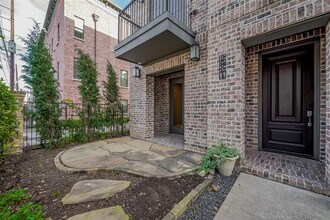 2821 Hicks St in Houston, TX - Building Photo - Building Photo