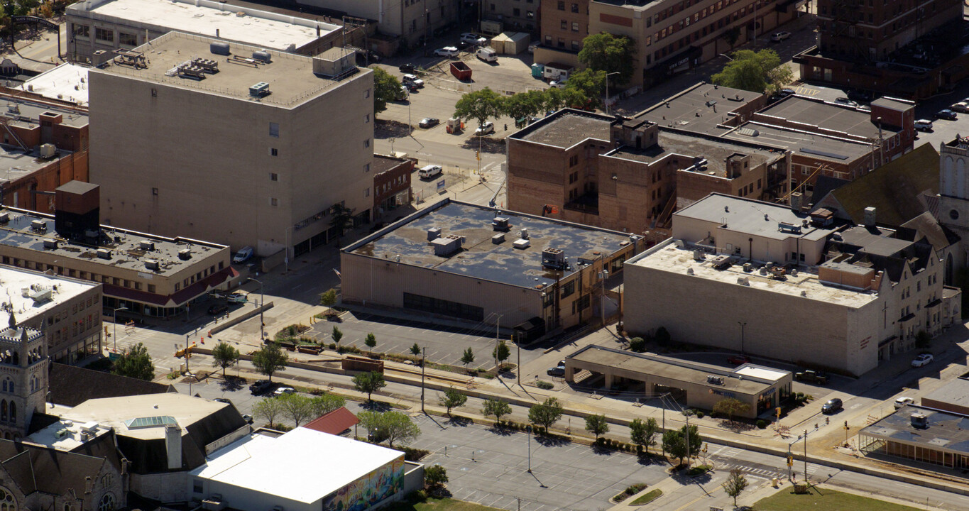 411 Mulberry St in Rockford, IL - Building Photo