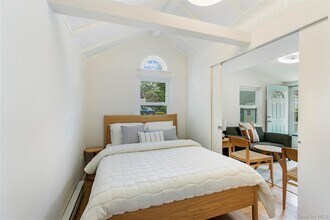 61 Squires Ave in East Quogue, NY - Building Photo - Building Photo