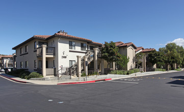 The Knolls in Thousand Oaks, CA - Building Photo - Building Photo