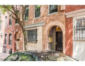 69 Phillips St, Unit 2 in Boston, MA - Building Photo - Building Photo