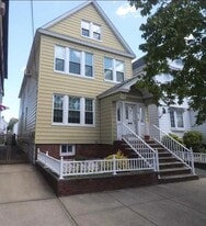 34 Garretson Ave in Bayonne, NJ - Building Photo