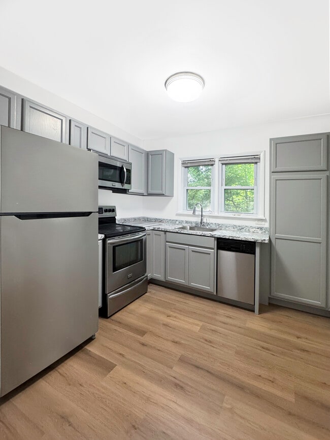 43 Lake St in Poughkeepsie, NY - Building Photo - Building Photo