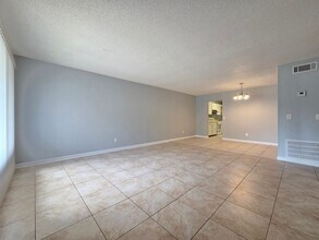 605 Northlake Blvd in Altamonte Springs, FL - Foto de edificio - Building Photo