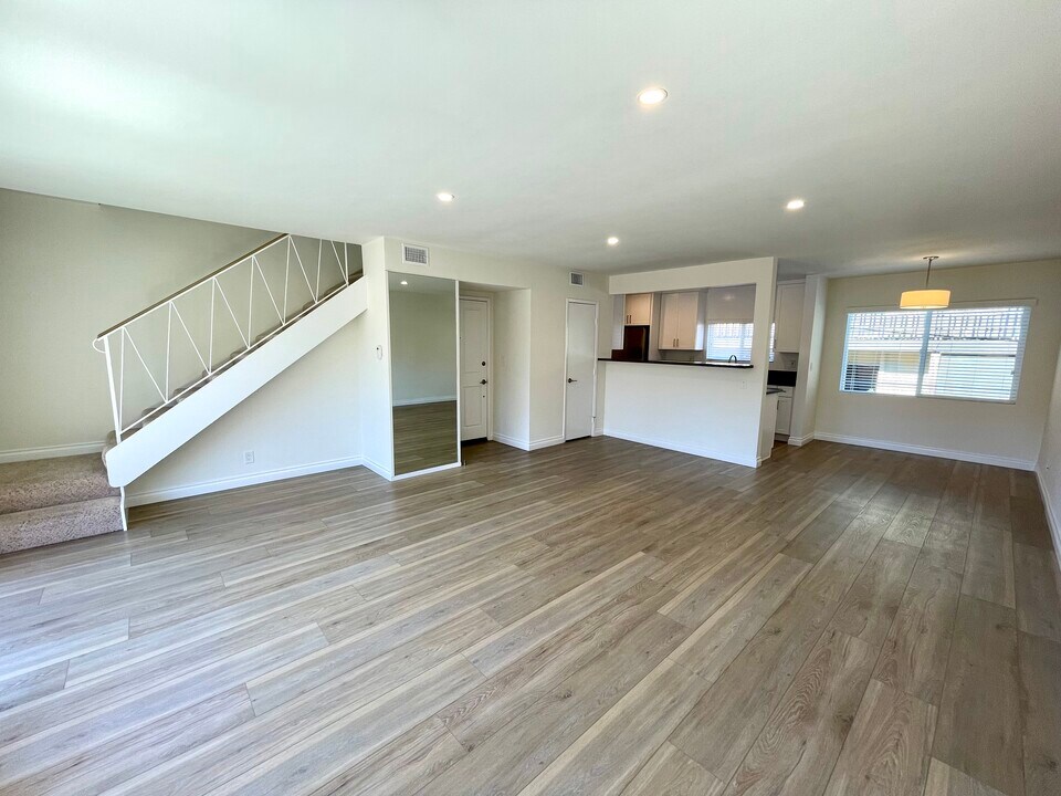 11616 Gorham Ave in Los Angeles, CA - Building Photo