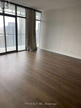 33 Charles St E in Toronto, ON - Building Photo - Building Photo