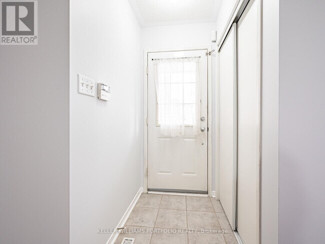 7160 Waldorf Way in Mississauga, ON - Building Photo - Building Photo