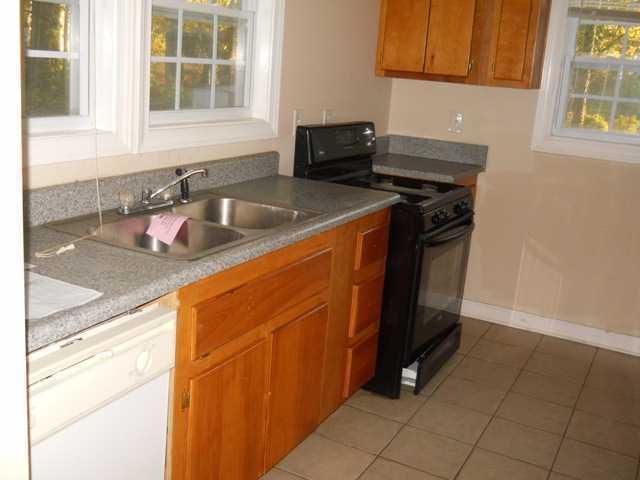 property at 876 Laurelmont Dr SW
