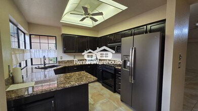 311 E Suntree St in Oro Valley, AZ - Foto de edificio - Building Photo