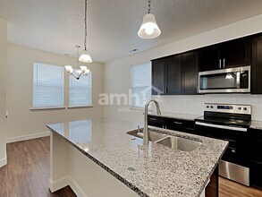 108 E Sicily Dr in Meridian, ID - Building Photo - Building Photo