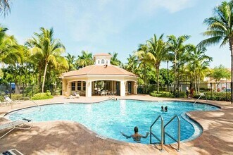 2757 S Evergreen Cir in Boynton Beach, FL - Building Photo - Building Photo