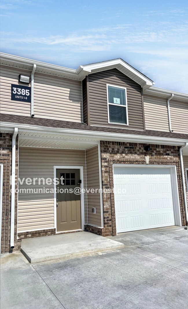property at 3385 Polly Dr