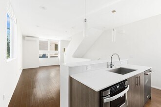 8505 18th Ave NW in Seattle, WA - Building Photo - Building Photo