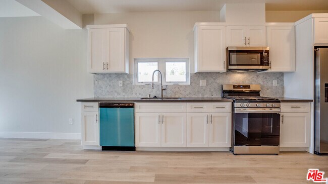 608 N Gramercy Pl in Los Angeles, CA - Building Photo - Building Photo