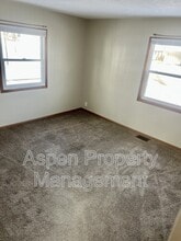 187 Indian Terrace in Burlington, IA - Building Photo - Building Photo